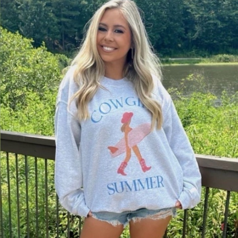 Cowgirl Summer Graphic White Sweatshirt Western Rodeo Surfing Sz S/M Cotton